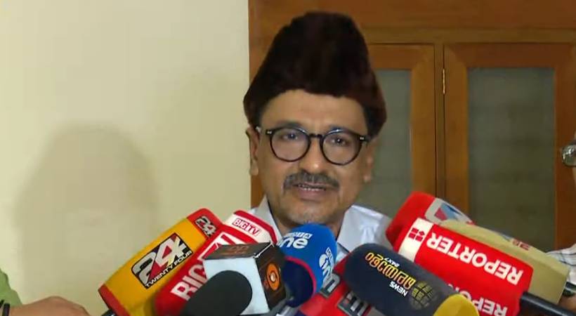സതീശന് സാദിഖലി തങ്ങളുടെ പിന്തുണ; ഉപമുഖ്യമന്ത്രി പദം ചോദിച്ചു വാങ്ങില്ല